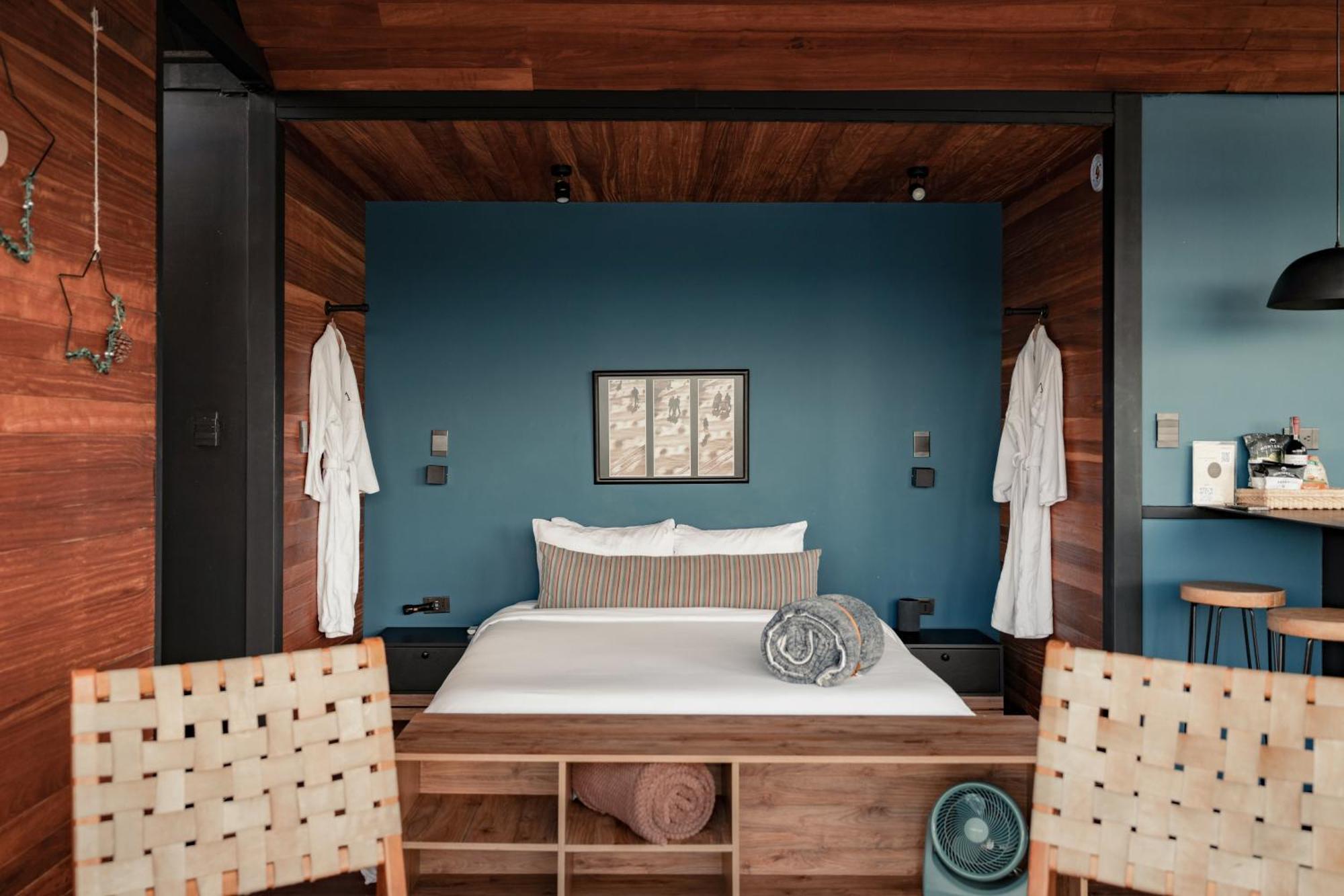 The Boato Hotel Guatapé Exterior foto A bedroom at the hotel